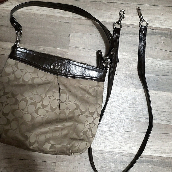 COACH HANDBAG - Picture 10 of 14